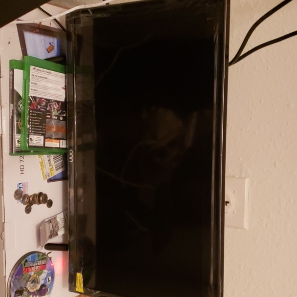 Xbox one x an 24 inch flat tv - Picture 2 of 2